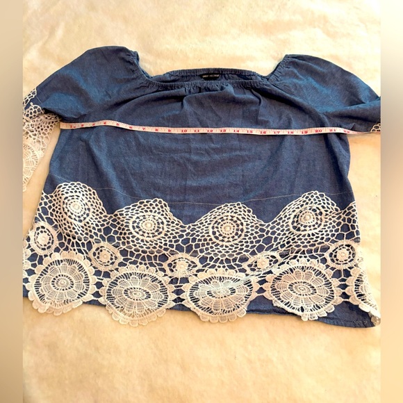 Unique Spectrum Blouse Lacey Cutouts Lightweight Denim Kimono/Bell Sleeves SZ L - Picture 7 of 9